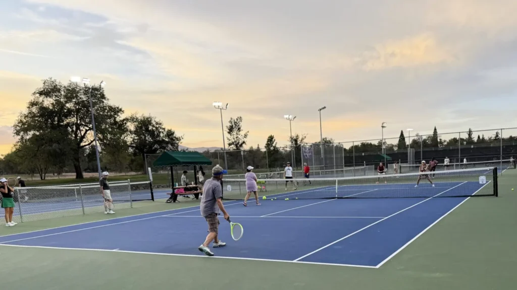 lighted tennis courts in Reno for night play